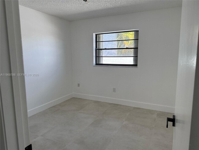 Building Photo - 15332 SW 80th Ln