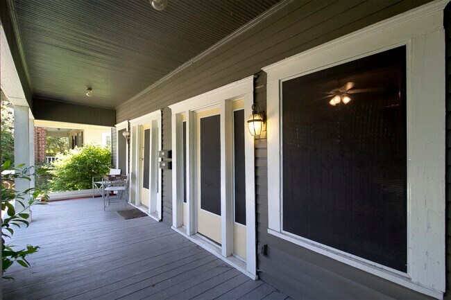 Building Photo - 303 Northwood St