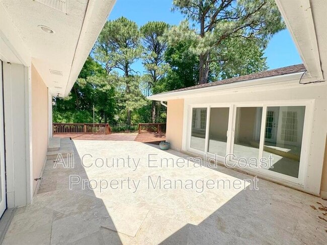 Building Photo - 847 Kell Aire Dr