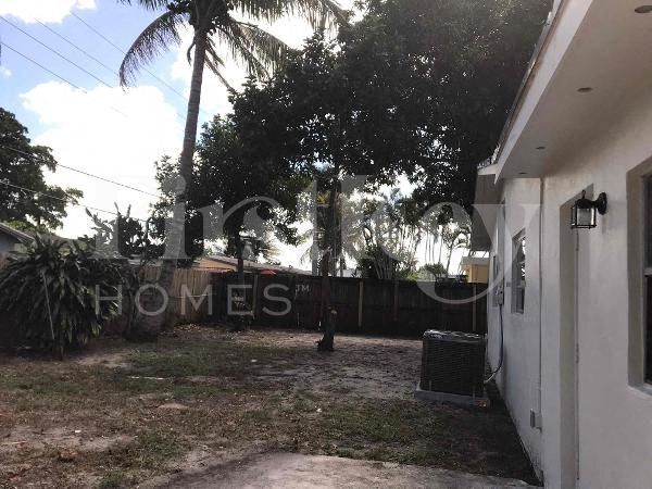 Building Photo - 1211 N 74th Way