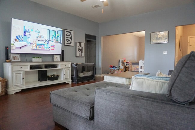 Building Photo - 212 Ladue Ave