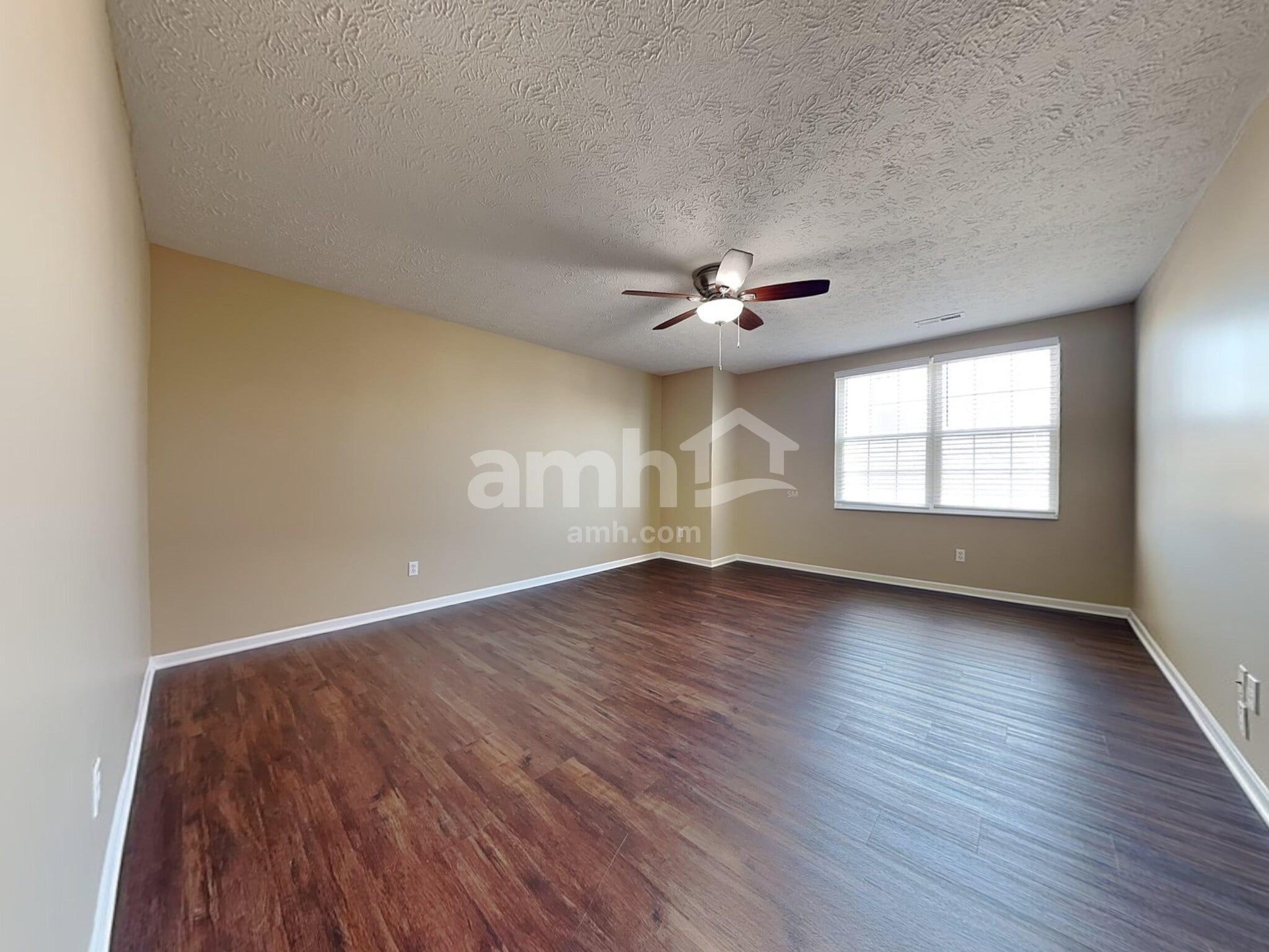 Building Photo - 327 Hartford Ct