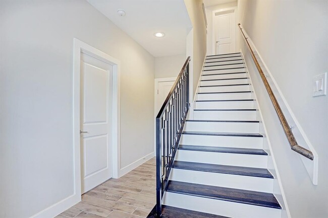 Building Photo - 211 Milby St