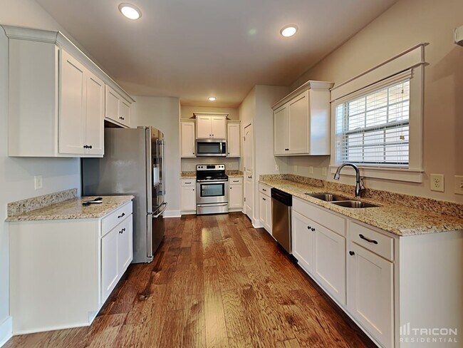 Building Photo - 1047 Harper Dean Wy