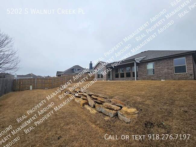 Building Photo - Gated Community, Turn Key!  Sand Springs!