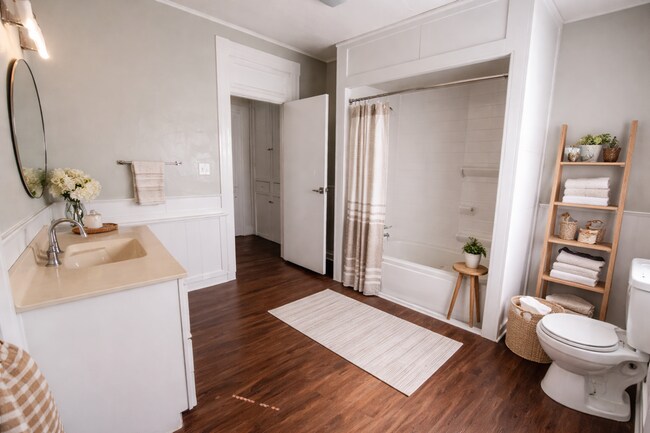 Building Photo - “A Charming Place to Call Home – Spacious 4 Bedroom - 2 Bath”