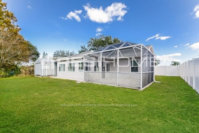 Building Photo - 6405 64th Dr E