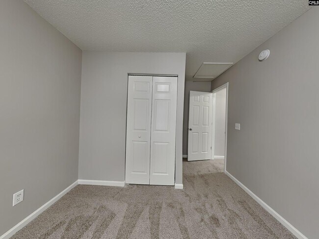 Building Photo - 149 Fox Grove Cir