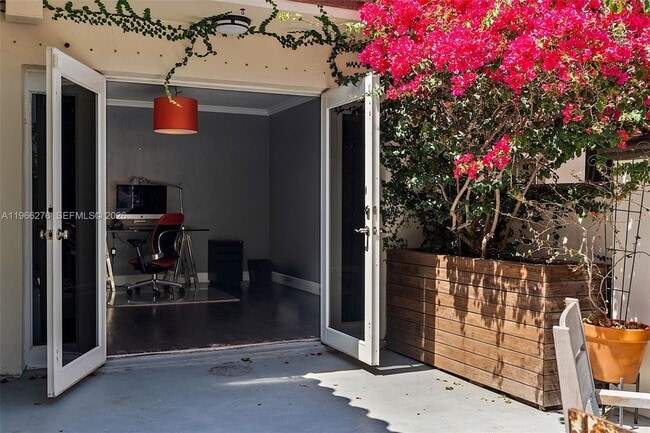 Building Photo - 5830 Pine Tree Dr