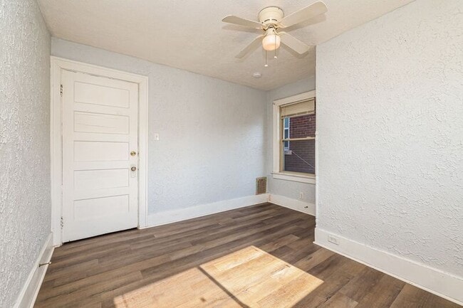 Building Photo - 4009 E 3rd St