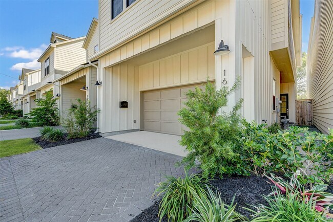 Building Photo - 1614 Northwood St