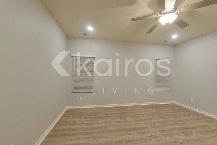 Building Photo - 10685 Bent Brook Dr