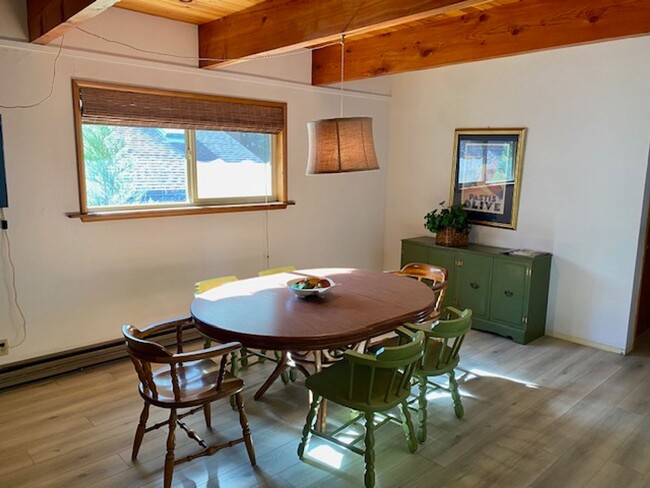 Building Photo - FULLY FURNISHED RENTAL IN LAKE ALMANOR COU...