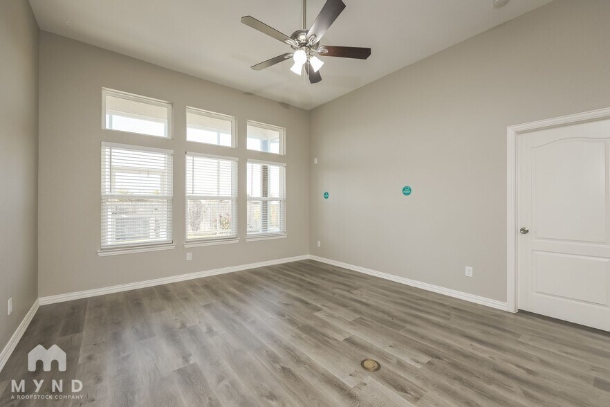 Building Photo - 15938 Cardinal Point