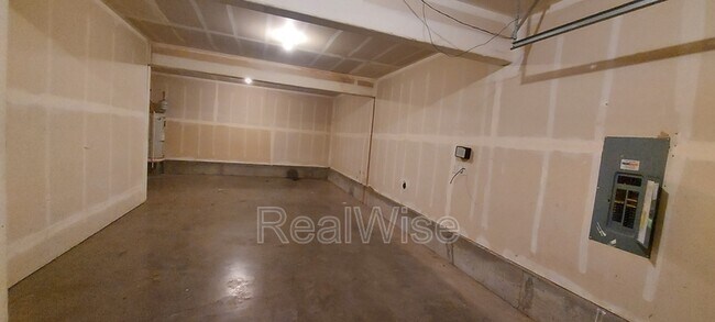 Building Photo - 5719 NE 135th Ave