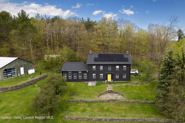 Primary Photo - 483 Travis Hill Rd