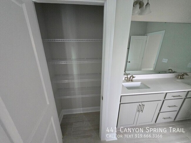 Building Photo - 441 Canyon Spring Trl