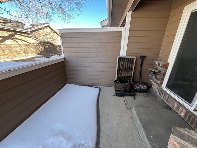 Building Photo - Adorable 3 story, 3BR/3.5BA Townhome w/ detached garage!