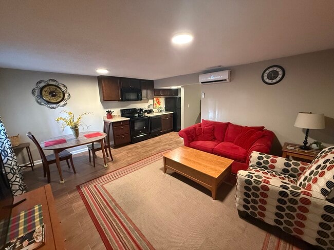 Building Photo - 105 N Garth Ave