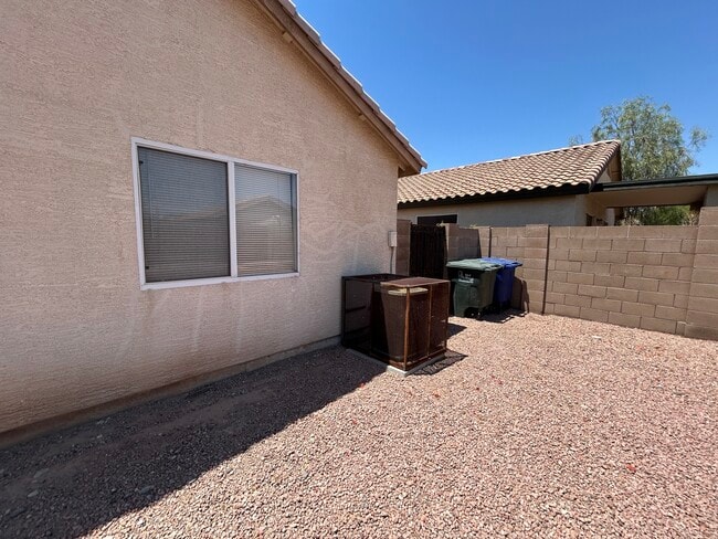 Building Photo - 12232 W Windrose Dr