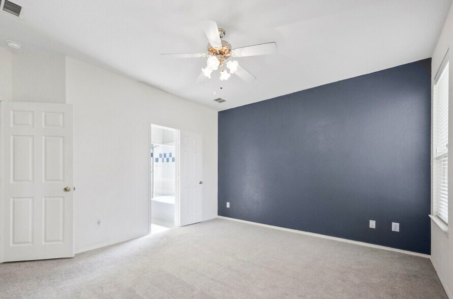 Building Photo - 11705 Pinyon Pine Dr