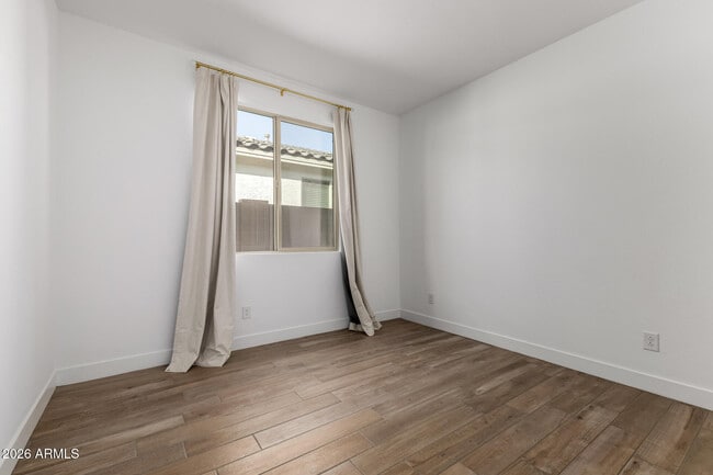 Building Photo - 16780 W Cameron Dr