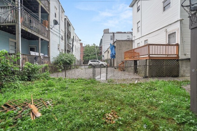 Building Photo - 928 Dorchester Ave