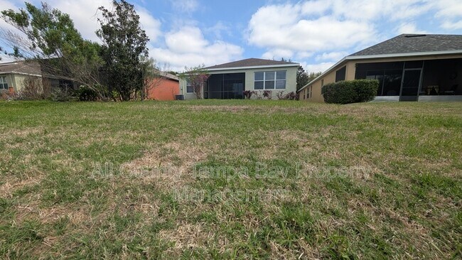 Building Photo - 17449 New Cross Cir