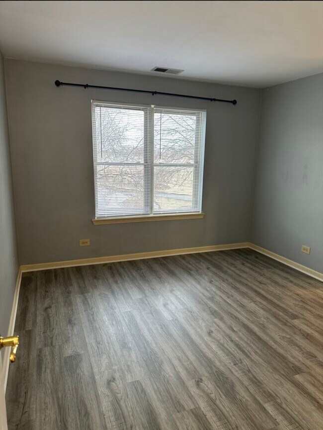 Building Photo - 214 Glengarry Dr