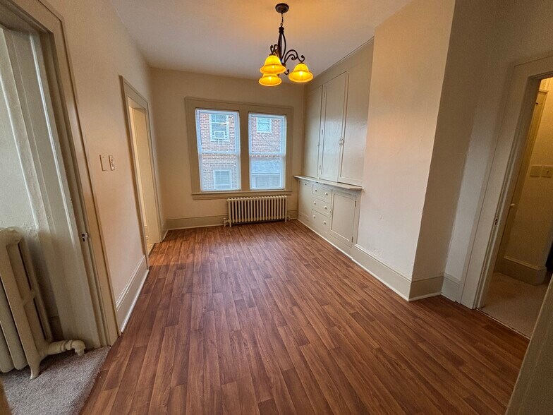 Building Photo - 1507 Hampton Ave SW