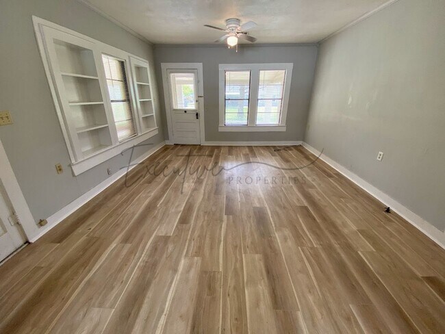 Building Photo - Newly renovated 3-Bedroom Home for Rent in...