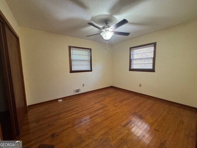 Building Photo - 17 Bunny Hop Trail