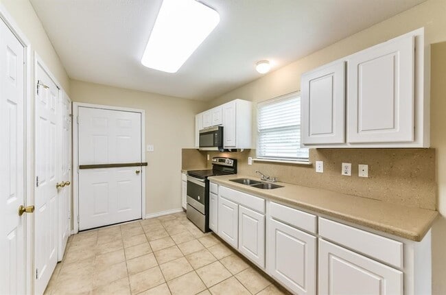 Building Photo - 3426 Angel Ln