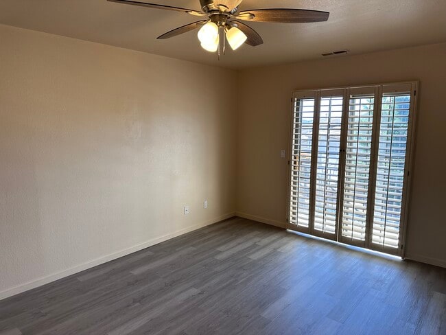 Building Photo - 11456 N Fairway Dr