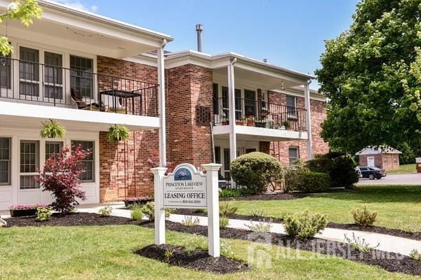 Building Photo - 304 Lakeview Terrace