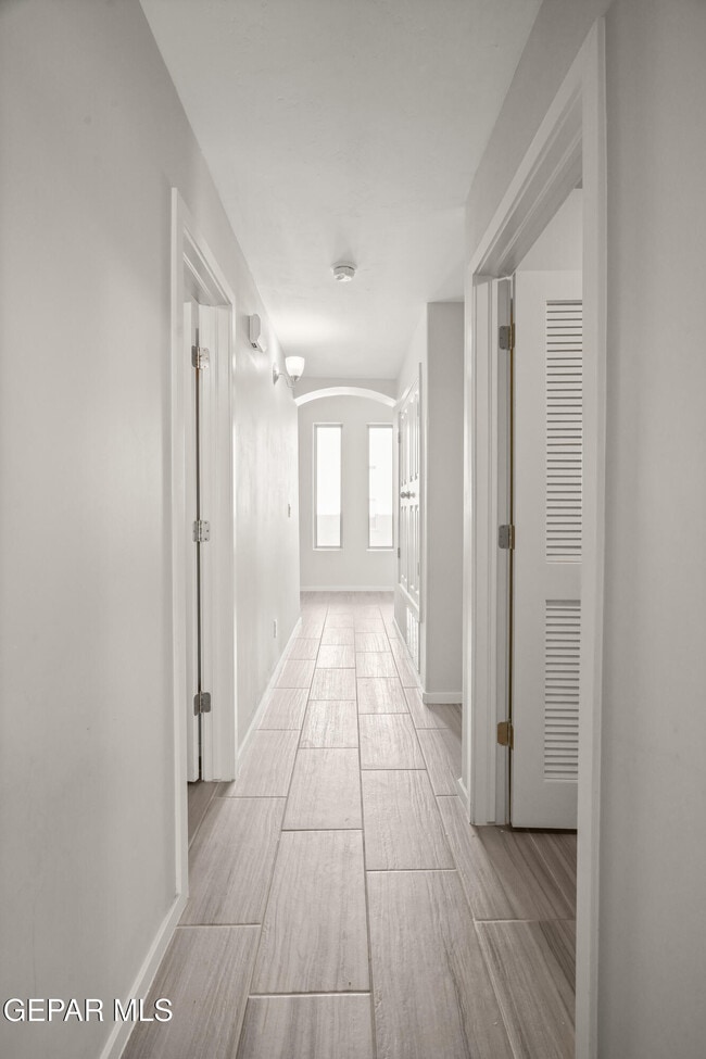 Building Photo - 629 Cedarwood Ave