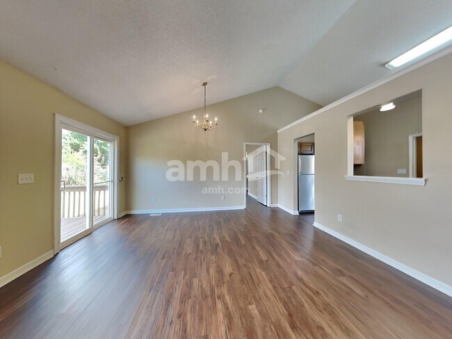 Building Photo - 104 Windy Meadow Way