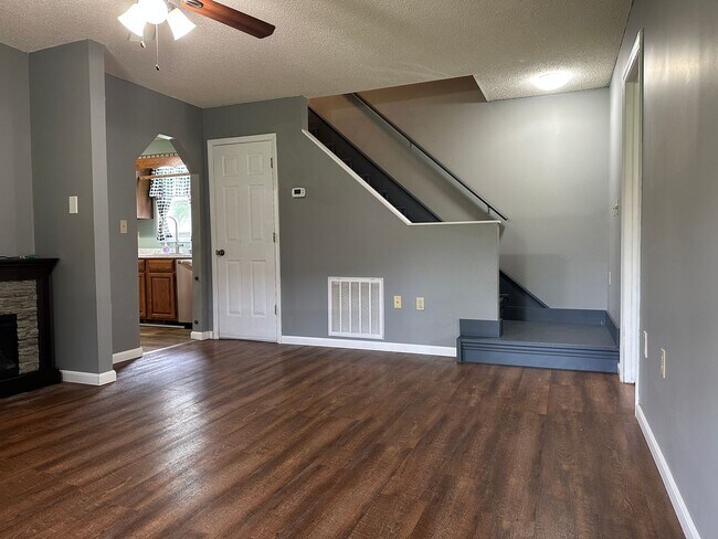 Building Photo - 3 bedroom, 2 bath house in Kingsport