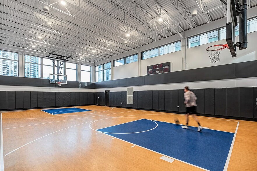 Building Photo - 659 W Kinzie St