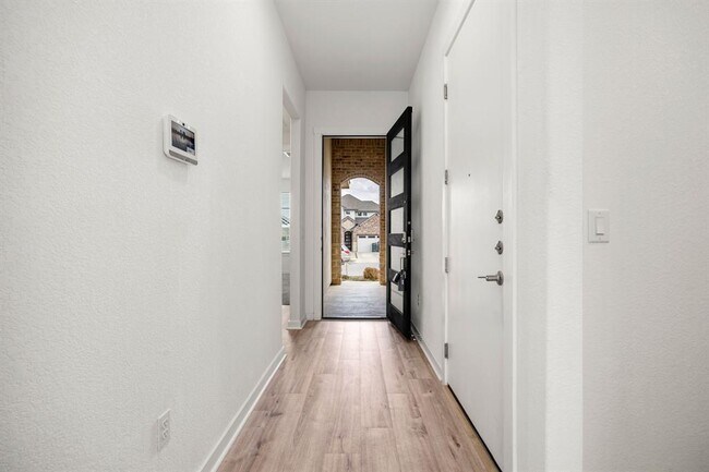 Building Photo - 904 Balsora Cv