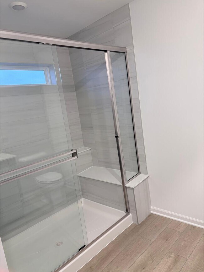 Building Photo - 460 Hathaway Ln