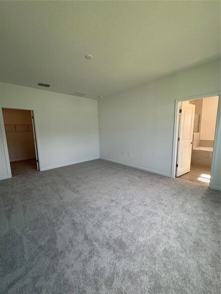Building Photo - 6582 SW 89th Loop
