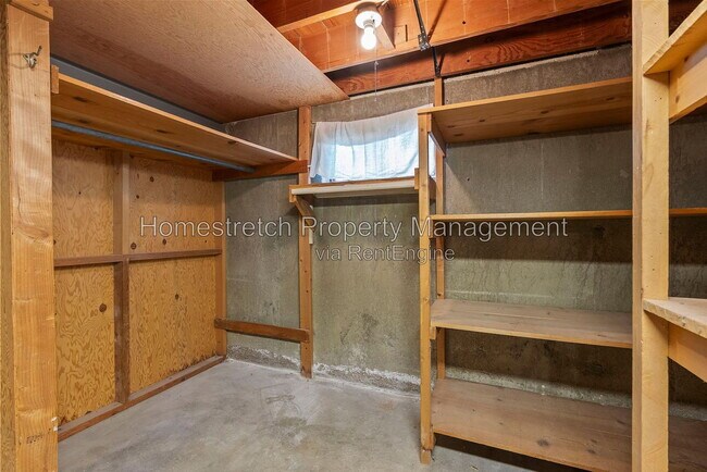 Building Photo - 9826 Ravensbrook Dr