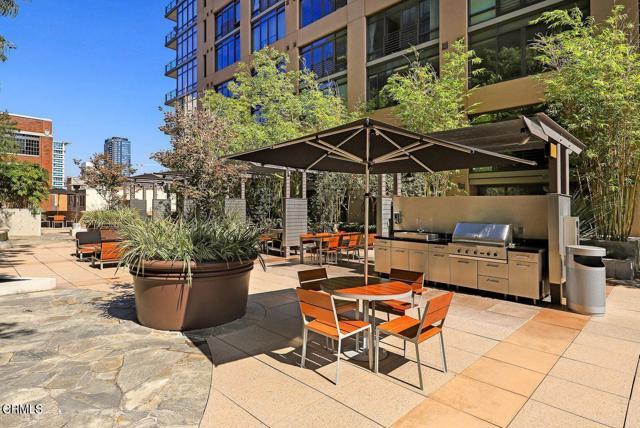 Building Photo - 1100 S Hope St