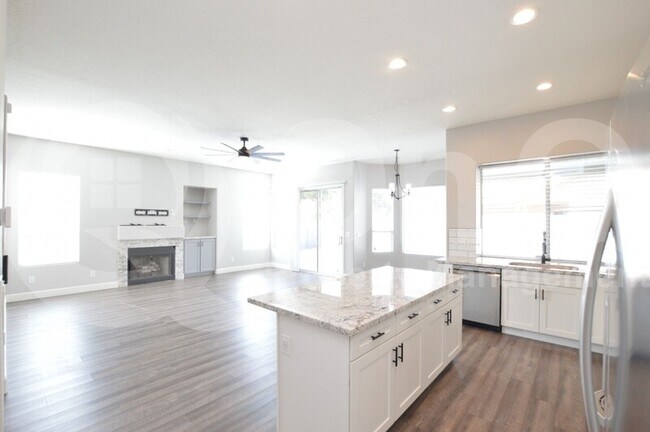 Building Photo - 1312 W Chilton Ave