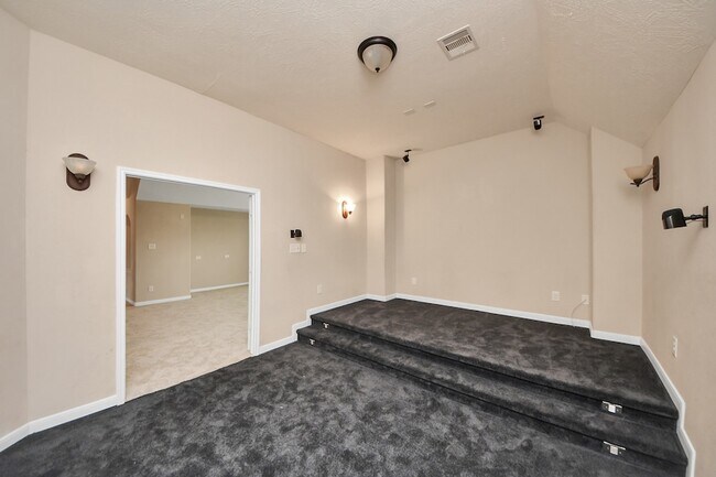 Building Photo - 18006 E Williams Bend Dr