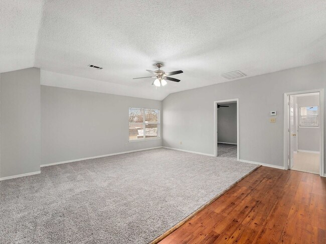 Building Photo - 7010 Graham Dr