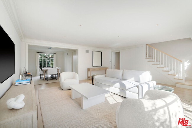 Building Photo - 9563 Charleville Blvd