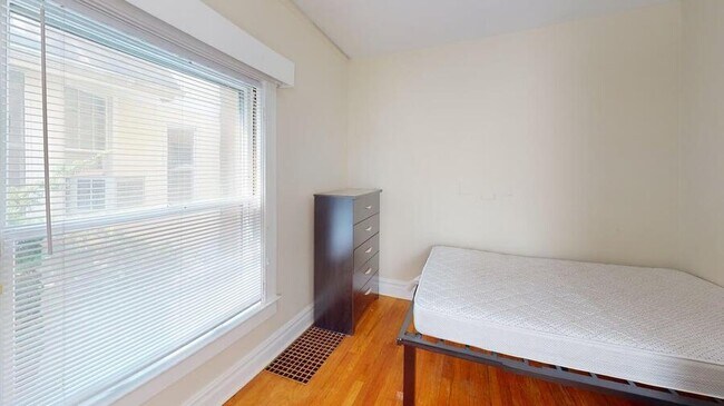 Building Photo - 1141 S. Forest-1141SF