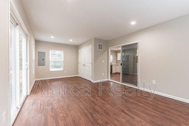 Building Photo - 7461 Elwood Dr